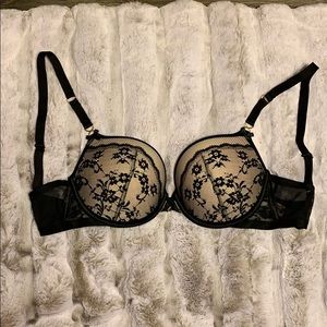 NWOT Victoria’s Secret Very Sexy Padded Demi Bra